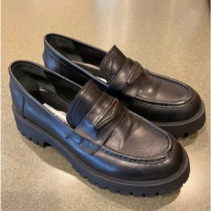 Steve Madden Lawrence size 9 leather loafers